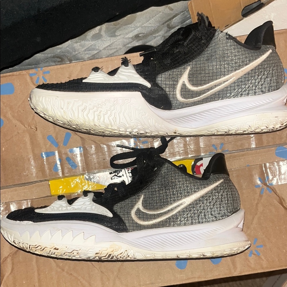 Nike kyrie  Black and Gray Athletic Shoes
